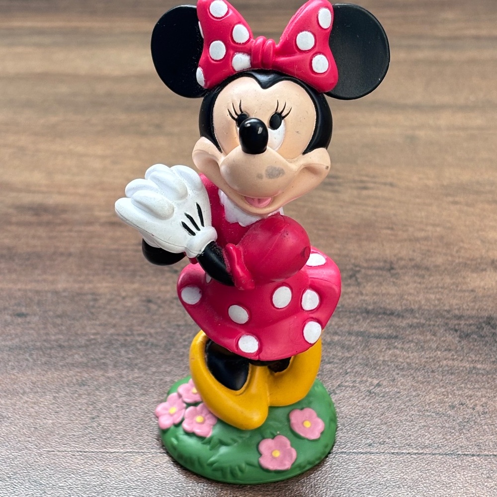 Disney  MINNIE MOUSE In Garden Hands Clasped PVC Figurine Figure Toy Cake Topper